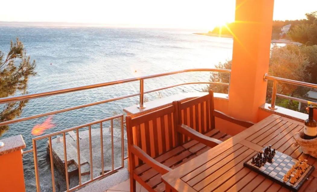 Apartment With Sea View Starigrad Paklenica Εξωτερικό φωτογραφία