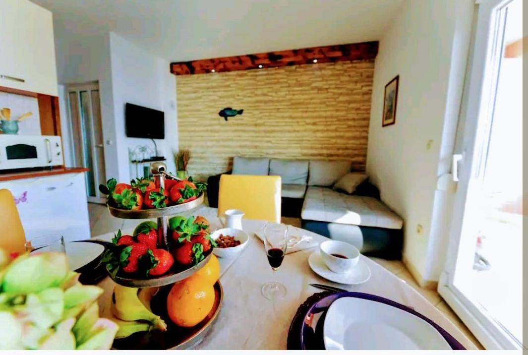 Apartment With Sea View Starigrad Paklenica Εξωτερικό φωτογραφία